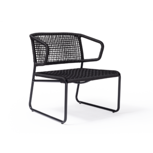 Poltrona Soho com estrutura de alumínio e revestida com Corda Náutica.